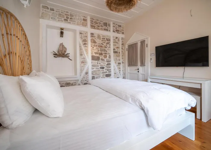Miniq Homes 101 - Near Sea Center 2br Historic Stone House * Foça
